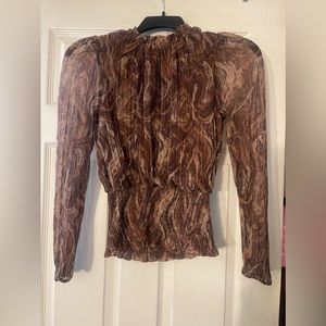 Gorgeous sheer two toned blouse!! Never worn 59.99 buy today get it for 20.00!!!